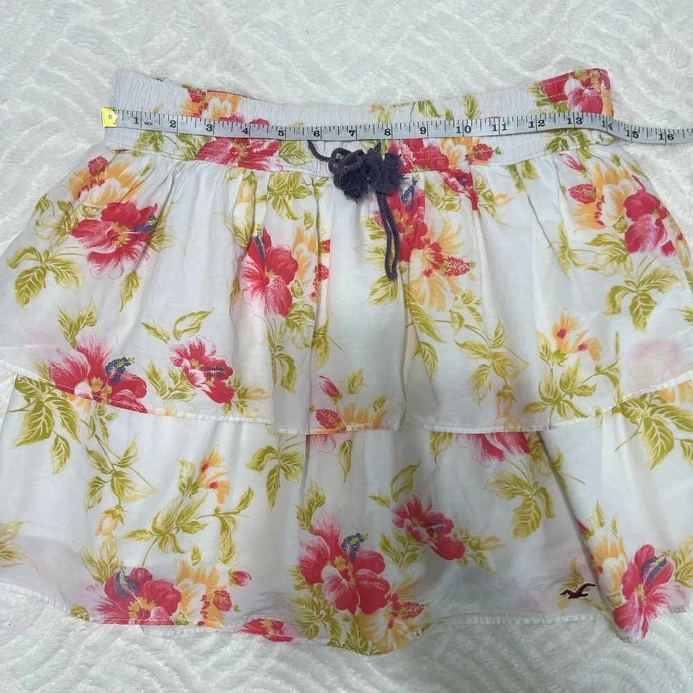 Hollister Floral Tiered Skirt Size L Elastic Waist Boho Cottagecore Mini Skirt
